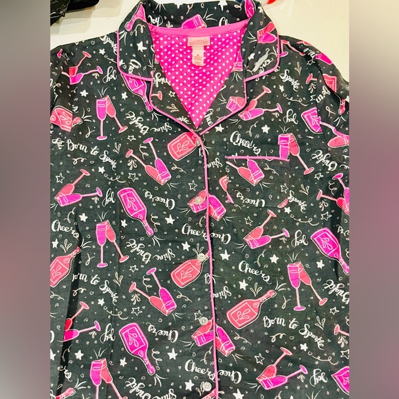 Wondershop Target Women’s 2-Piece Celebratation Pajama Set Wonderland Size, MED - Picture 6 of 15